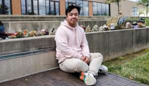 SRU student provides rock solid resurgence of pet rock craze